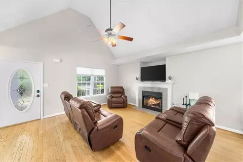 Living - 300 Cobb Ct, Hampton, GA 30228 photo 1 of 2