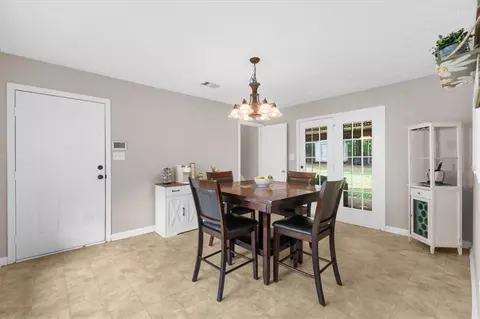 Dining - 300 Cobb Ct, Hampton, GA 30228 photo 3 of 4