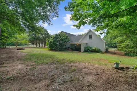 Exterior - 300 Cobb Ct, Hampton, GA 30228 photo 12 of 17