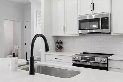 Kitchen - 364 Summit Vw #7, Jasper, GA 30143 photo 2 of 3
