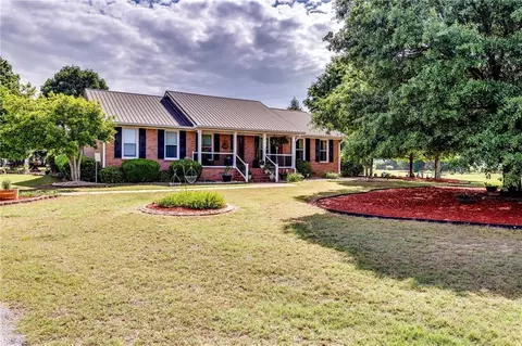1021 Broughton Ln, Newborn, GA 30056