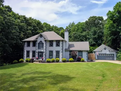 5630 Sourwood Rd, Cumming, GA 30040
