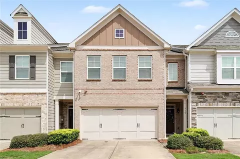 908 Arbor Crowne Dr, Lawrenceville, GA 30045