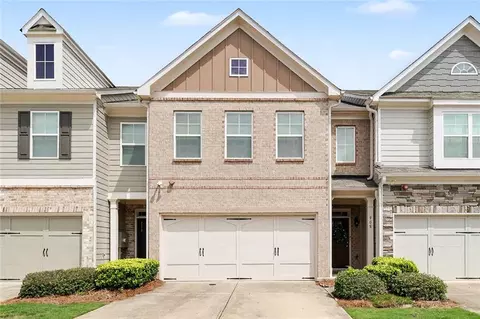 908 Arbor Crowne Dr, Lawrenceville, GA 30045