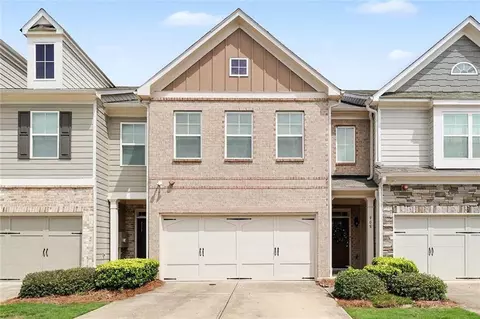 908 Arbor Crowne Dr, Lawrenceville, GA 30045