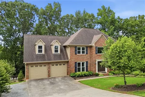 4967 Willow Creek Dr, Woodstock, GA 30188