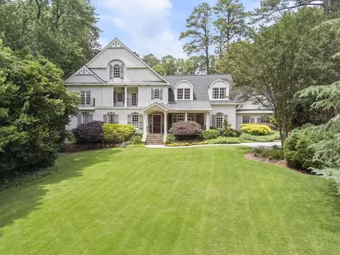 5290 London Dr, Atlanta, GA 30327