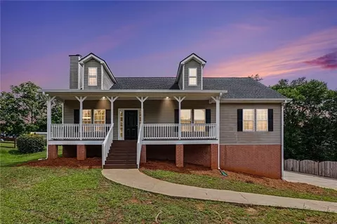 227 Starlyn Dr, Hiram, GA 30141