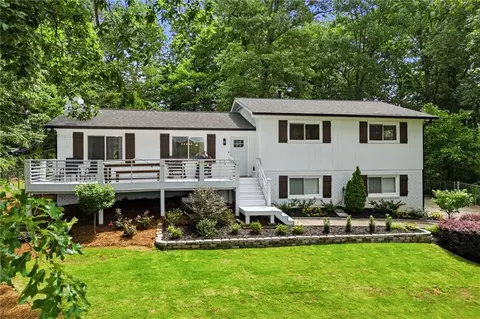 1112 Washington Ct, Woodstock, GA 30188