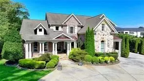 1375 Tree Ln, Snellville, GA 30078