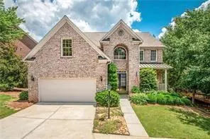 1318 Village Terrace Ct, Dunwoody, GA 30338