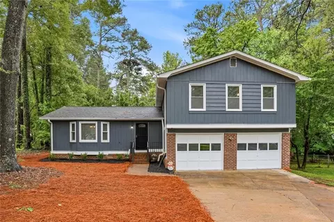 5323 Rockborough Trl, Stone Mountain, GA 30083