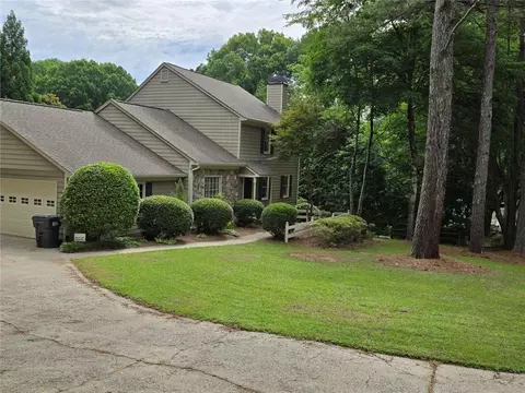 1726 W Point Cir, Marietta, GA 30068