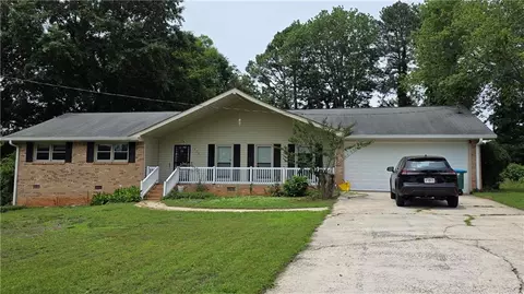 5201 Vivid Dr, Stone Mountain, GA 30087