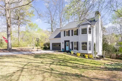 926 W Mill Trce NW, Kennesaw, GA 30152