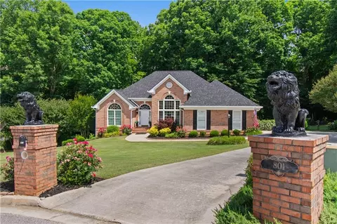 801 Ivy Ridge Dr, Loganville, GA 30052