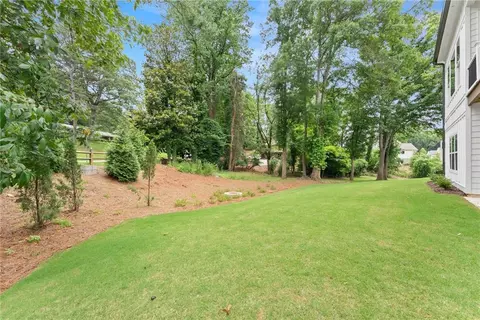 Exterior - 1017 Hartwell Xing, Gainesville, GA 30501 photo 7 of 10