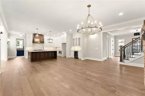 Living - 1017 Hartwell Xing, Gainesville, GA 30501 photo 2 of 8