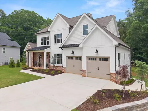 Exterior - 1017 Hartwell Xing, Gainesville, GA 30501 photo 3 of 10