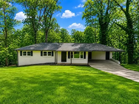 1539 Rockingway Dr SW, Marietta, GA 30008