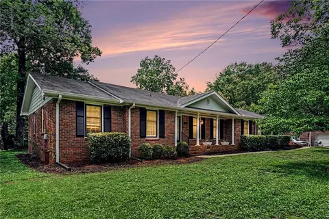 2925 Bob Bettis Rd, Marietta, GA 30066
