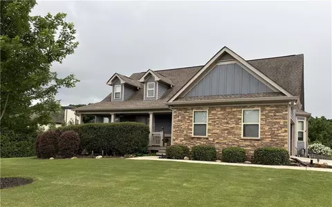 1010 Gold Finch Dr, Jefferson, GA 30549