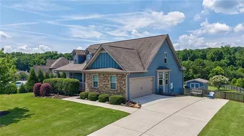1010 Gold Finch Dr, Jefferson, GA 30549