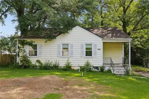 1921 Clearwater Dr SE, Marietta, GA 30067
