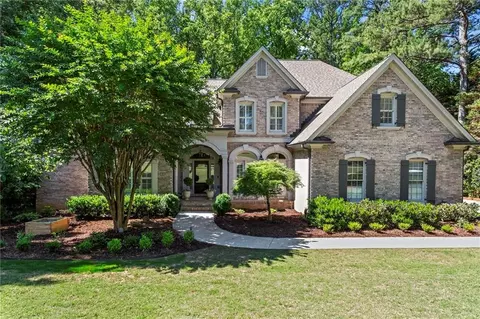 711 Hallbrook Ct, Alpharetta, GA 30004