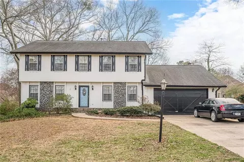 2788 Dellinger Dr, Marietta, GA 30062