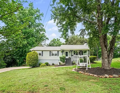 404 Hillcrest Ct, Woodstock, GA 30188