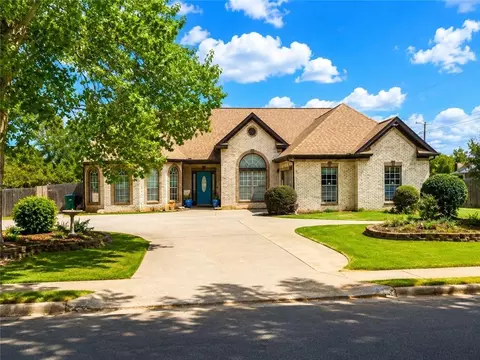 100 Wyckliffe Dr, Locust Grove, GA 30248