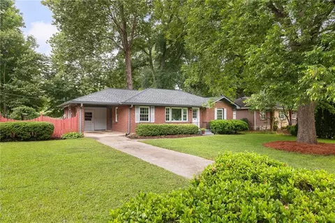 2605 Woodridge Dr, Decatur, GA 30033