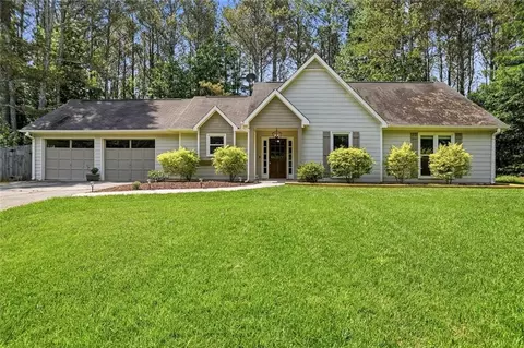 5985 Bridle Dr, Cumming, GA 30028