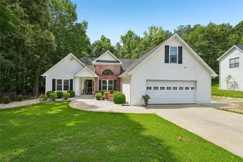 25 Summer Walk Cir, Covington, GA 30016