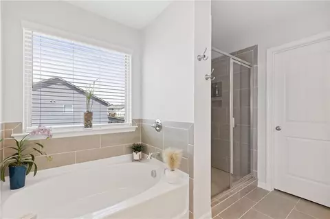Bath - 2974 Amabile Rd, Dacula, GA 30019 photo 3 of 4