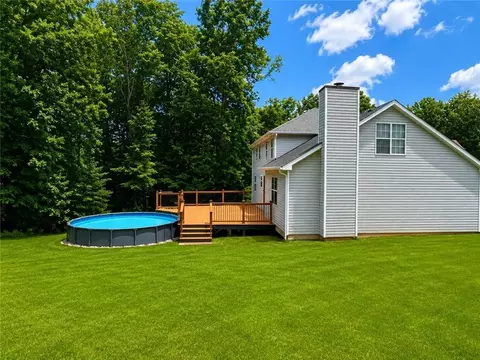 2812 Crestworth Ln, Buford, GA 30519