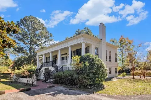 Exterior - 112 Hillcrest Rd, West Point, GA 31833 photo 2 of 8