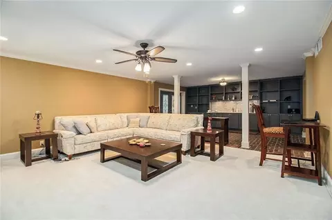 Living - 112 Hillcrest Rd, West Point, GA 31833 photo 3 of 4