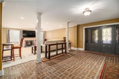 Entry Way - 112 Hillcrest Rd, West Point, GA 31833 photo 3 of 5
