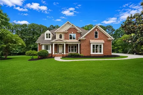 388 Della Walk Ct SW, Lilburn, GA 30047