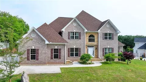 2204 Sidney Dr, Gainesville, GA 30506