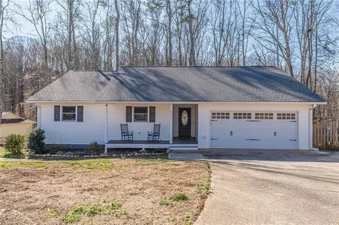 4779 Countryside Dr, Flowery Branch, GA 30542