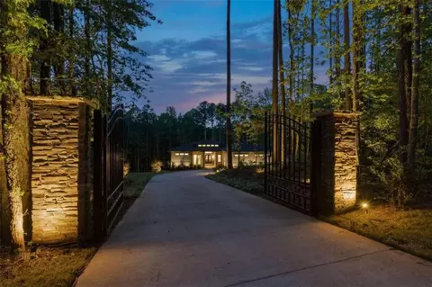 249 Mabry Pkwy, Whitesburg, GA 30185