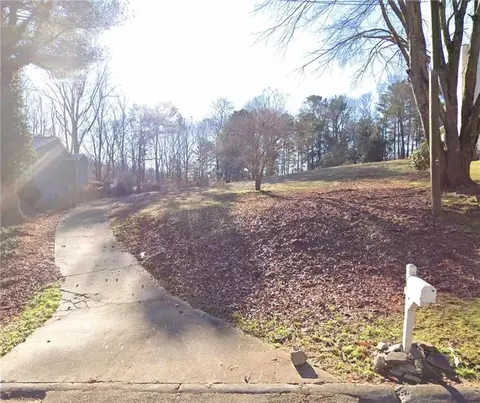 1359 Holly Bank Cir, Atlanta, GA 30338