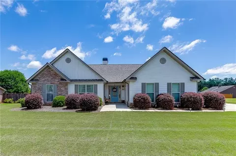 818 Bradmore Ct, Hoschton, GA 30548