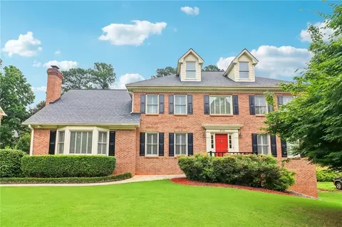 914 Newcastle Dr SW, Lilburn, GA 30047