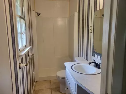 Bath - 160 Norman Rd, Covington, GA 30014 photo 4 of 4