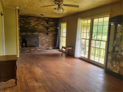 Living - 160 Norman Rd, Covington, GA 30014 photo 2 of 6