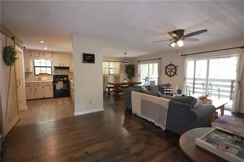 1071 Sandy Run Dr, Sparta, GA 31087